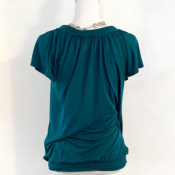 THE LIMITED Women’s Short Sleeve Scoop Neck Top - Picture 6 of 8